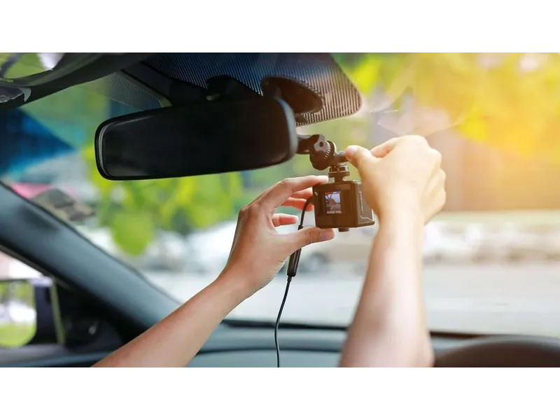 Lưu ý khi lắp đặt thẻ nhớ vào camera