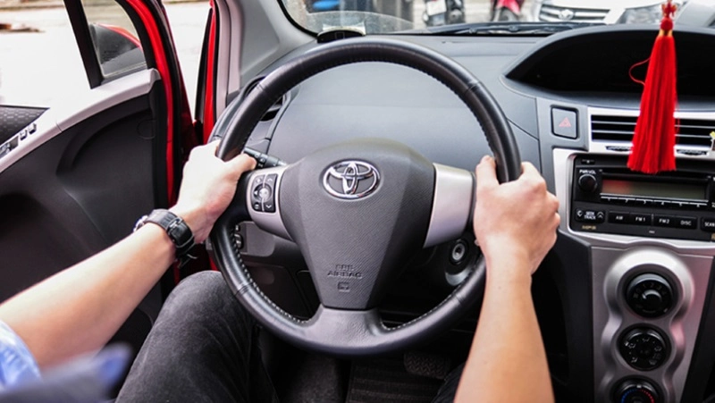 lưu ý vệ sinh cả những nơi của xe mà tay ta thường cầm nắm.